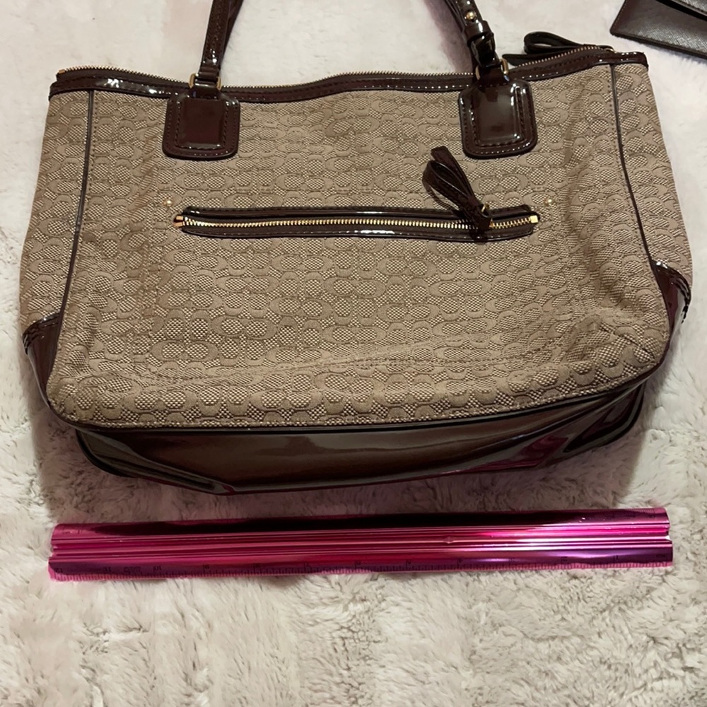 Coach signature tote with matching wallet !